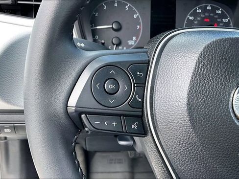Used 2025 Toyota Corolla SE image 10
