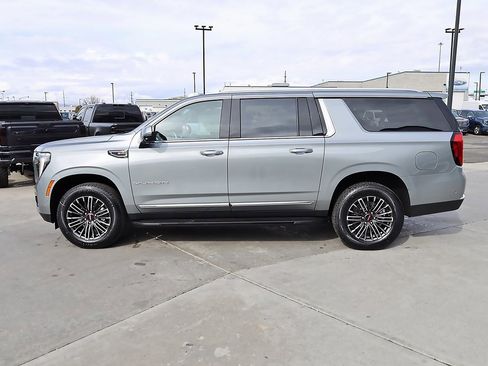New 2026 GMC Yukon XL Elevation image 3