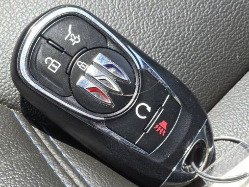 Used 2024 Buick Envista Sport Touring w/ Convenience I Package FWD image 33
