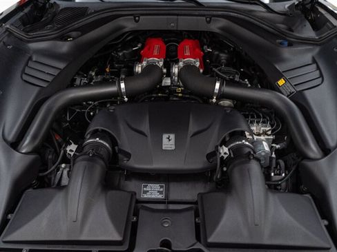 Used 2017 Ferrari California T RWD image 76