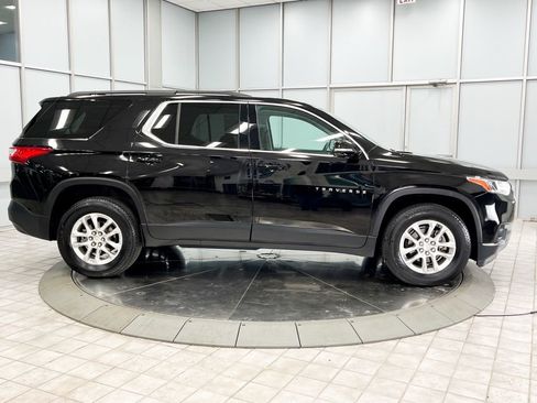 Used 2020 Chevrolet Traverse LT image 9