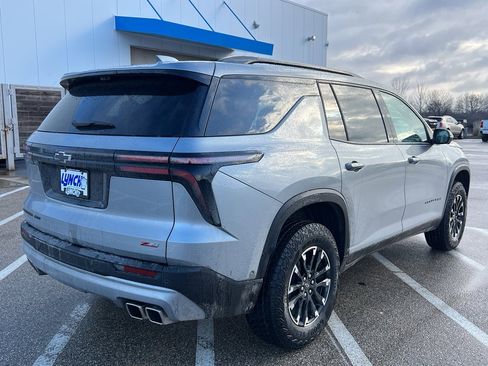 Used 2025 Chevrolet Traverse Z71 image 5