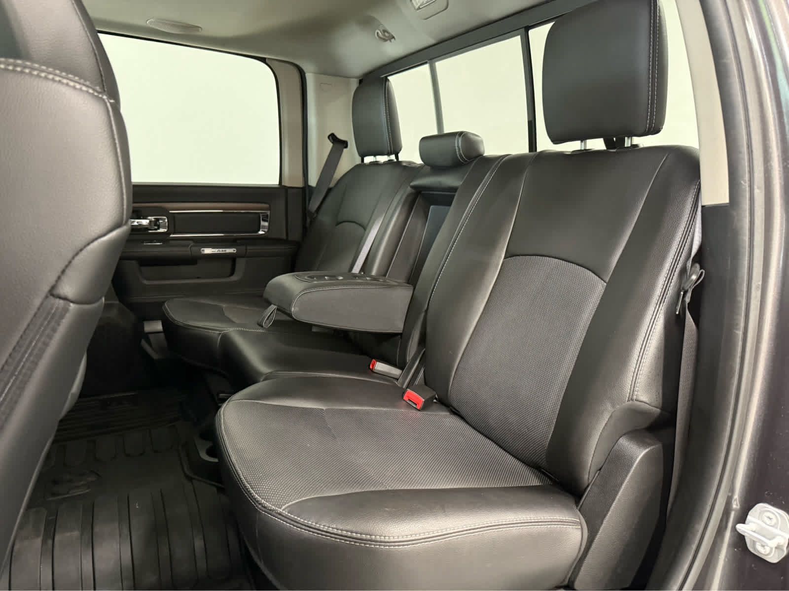Used 2016 RAM 1500 Laramie w/ Convenience Group AWD/4WD image 15