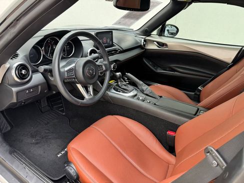 Used 2023 MAZDA MX-5 Miata Grand Touring RWD image 11