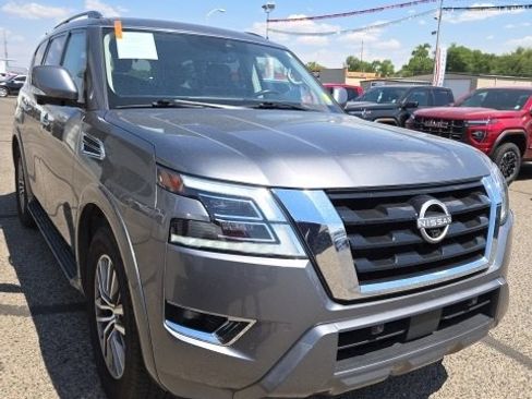 Used 2023 Nissan Armada SL w/ Captain's Chairs Package image 4