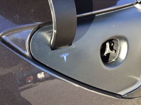 Used 2024 Tesla Model Y Long Range image 13