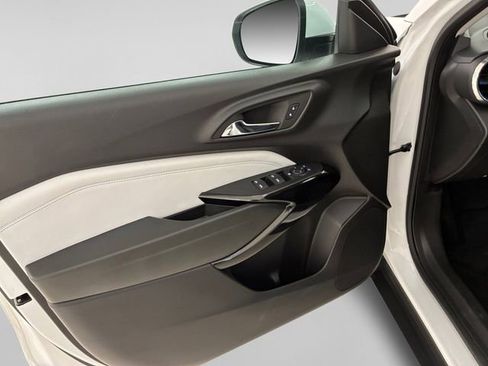 Used 2024 Chevrolet Trax LT w/ Driver Confidence Package image 13