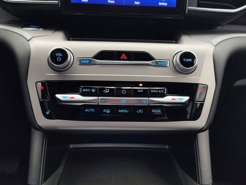 Used 2023 Ford Explorer XLT w/ Equipment Group 202A image 38