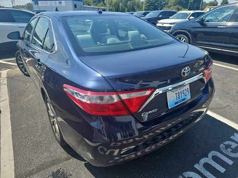 Used 2017 Toyota Camry XLE w/ Moonroof Package FWD image 10