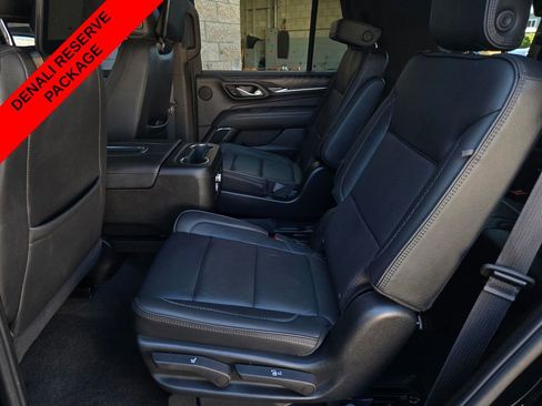 Used 2023 GMC Yukon Denali w/ Denali Reserve Package image 16