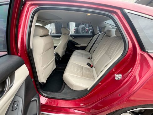 Used 2019 Honda Accord Touring image 18