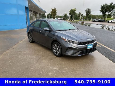 Used 2023 Kia Forte LXS w/ LXS Technology Package FWD image 8