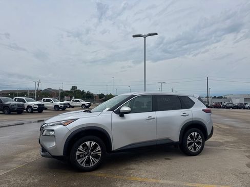 Used 2023 Nissan Rogue SV FWD image 10
