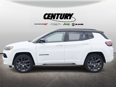 Used 2025 Jeep Compass Limited w/ High Altitude Package image 7