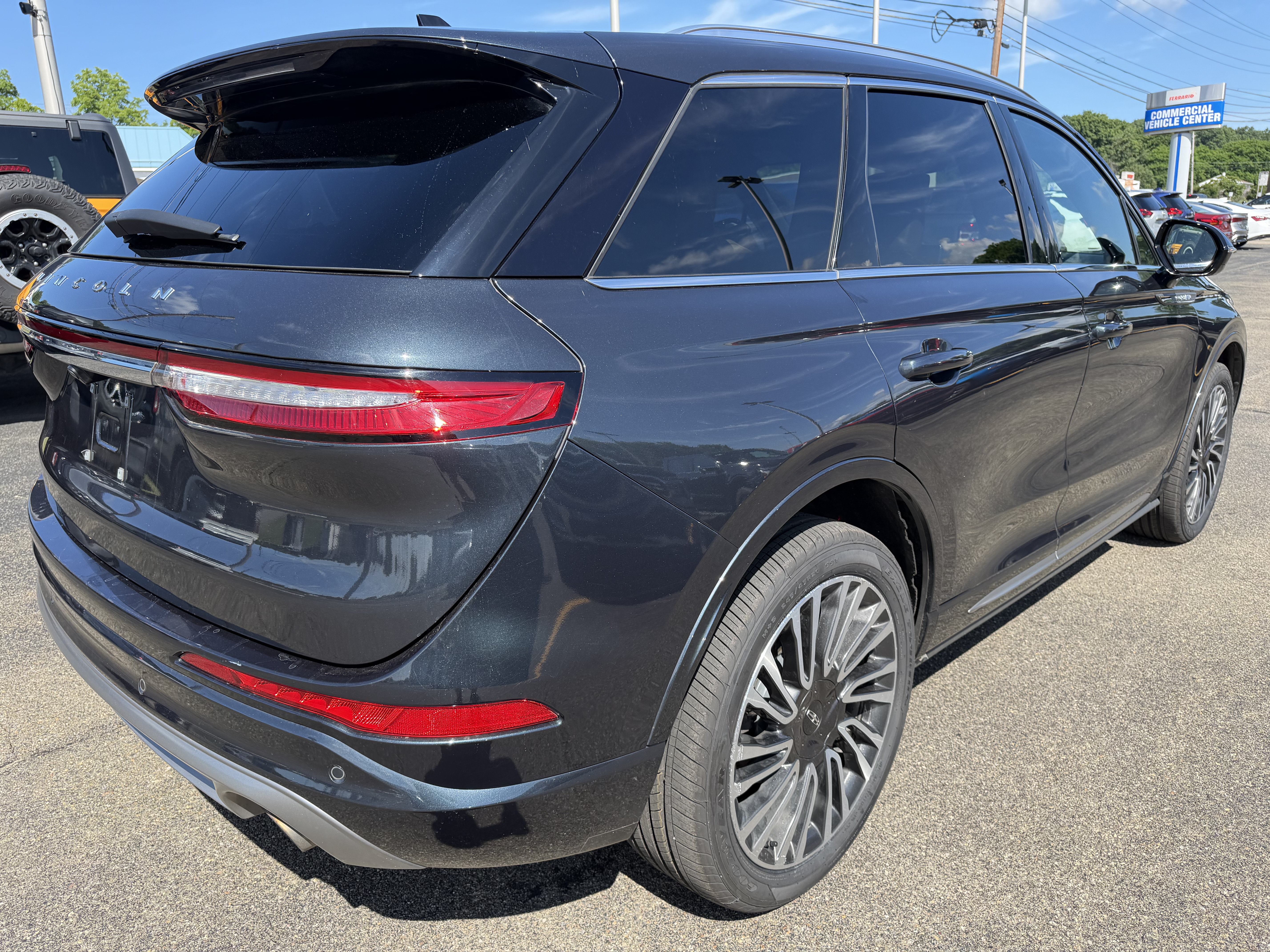 Used 2021 Lincoln Corsair Reserve w/ Sport Package AWD/4WD image 2