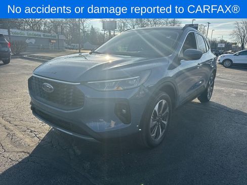 Used 2025 Ford Escape Platinum image 2