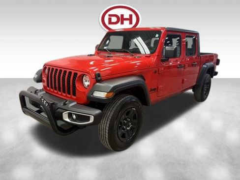 Used 2023 Jeep Gladiator Sport image 7