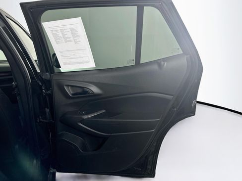Used 2024 Chevrolet Trax RS FWD image 29