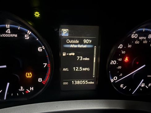 Used 2018 Toyota RAV4 XLE w/ Preferred Accessory Package FWD image 10