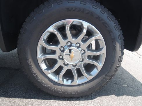 New 2025 Chevrolet Silverado 2500 LTZ w/ LTZ Convenience Package image 6