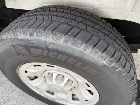 Used 2012 Nissan NV 2500 SV w/ Technology Pkg image 10