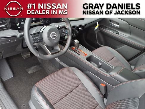 Certified 2025 Nissan Kicks SR AWD/4WD image 19