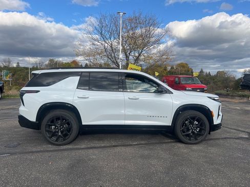 New 2026 Chevrolet Traverse RS w/ LPO, Floor Liner Package image 3