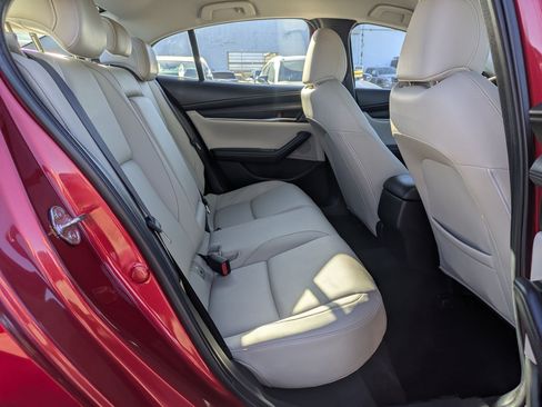 Used 2019 MAZDA MAZDA3 Sedan FWD image 30