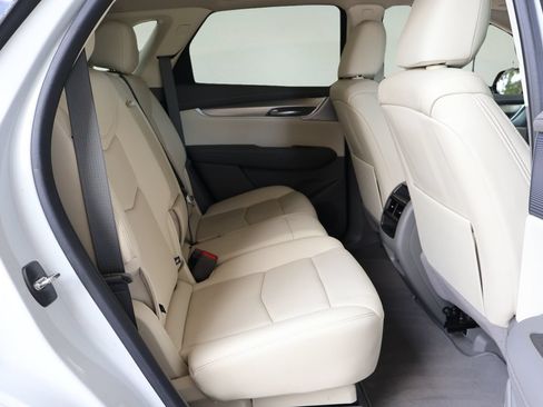 Used 2023 Cadillac XT5 Premium Luxury FWD image 17
