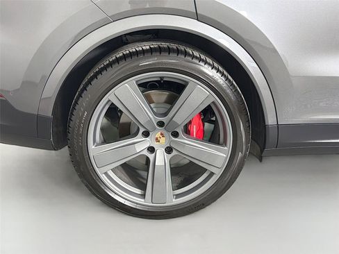 Certified 2026 Porsche Cayenne S AWD/4WD image 13