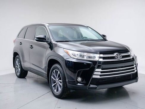 Used 2019 Toyota Highlander XLE image 8