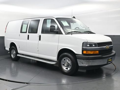 Used 2024 Chevrolet Express 2500 w/ Driver Convenience Package RWD image 3