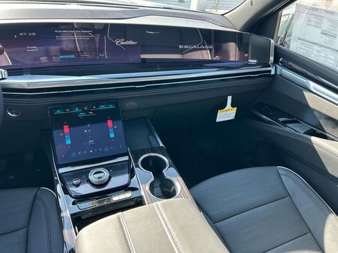New 2026 Cadillac Escalade Luxury w/ Touring Package image 14