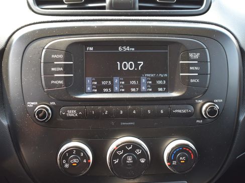 Used 2018 Kia Soul FWD image 21