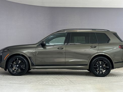 New 2026 BMW X7 xDrive40i w/ M Sport Package AWD/4WD image 2