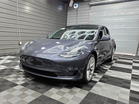 Used 2022 Tesla Model 3 Long Range AWD/4WD image 1