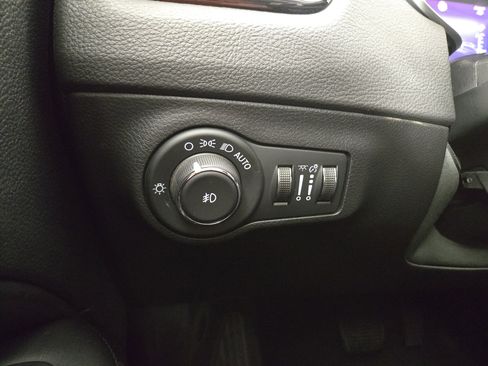 Certified 2021 Jeep Compass Altitude image 29