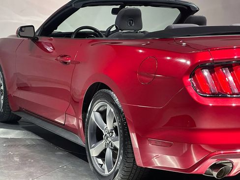 Used 2015 Ford Mustang Convertible w/ Equipment Group 051A RWD image 30
