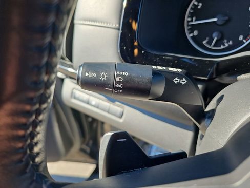 Used 2024 Nissan Pathfinder SV image 30