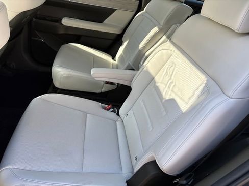 Used 2024 Hyundai Santa Fe Calligraphy image 10