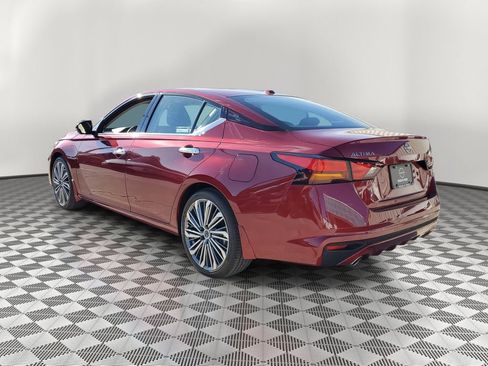 New 2025 Nissan Altima 2.5 SL FWD image 2