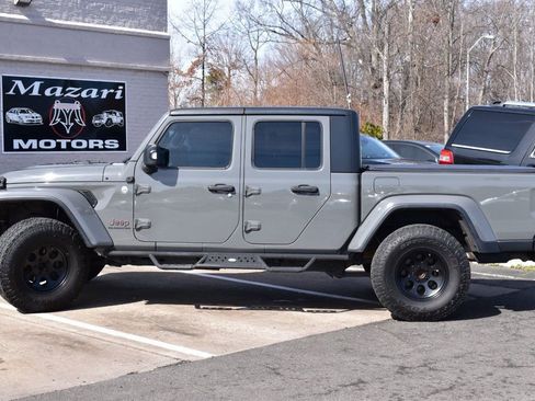 Used 2021 Jeep Gladiator Sport image 3