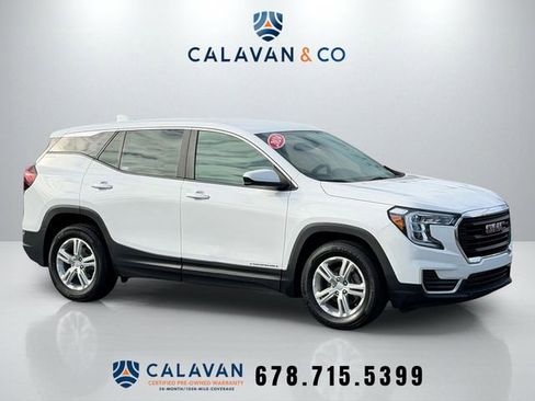 Used 2024 GMC Terrain SLE image 1