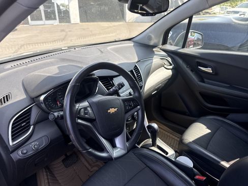 Used 2021 Chevrolet Trax LT AWD/4WD image 6