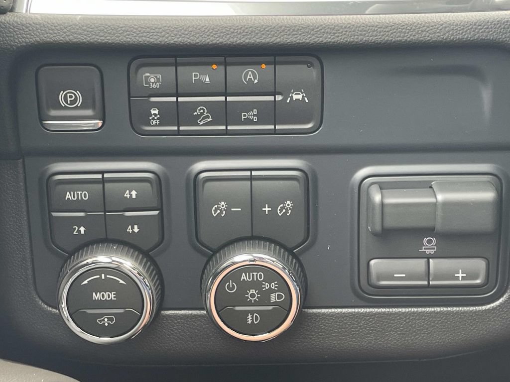 New 2026 Chevrolet Tahoe High Country AWD/4WD image 33