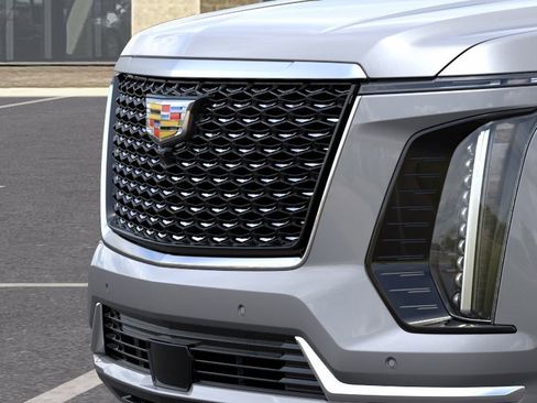 New 2026 Cadillac Escalade Luxury AWD/4WD image 13