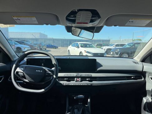 Used 2025 Kia K4 FWD image 33
