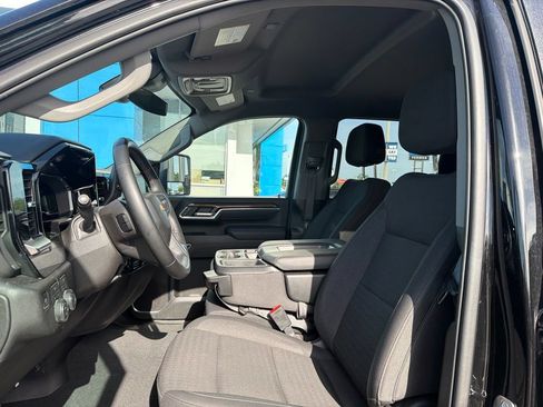 Used 2025 Chevrolet Silverado 2500 LT w/ Convenience Package AWD/4WD image 13