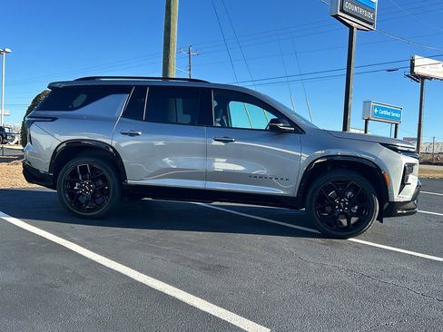 New 2026 Chevrolet Traverse RS image 4
