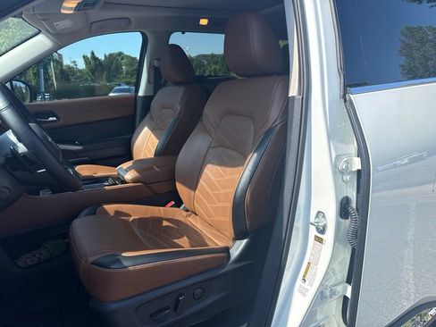 Certified 2024 Nissan Pathfinder Platinum w/ Cargo Package AWD/4WD image 10
